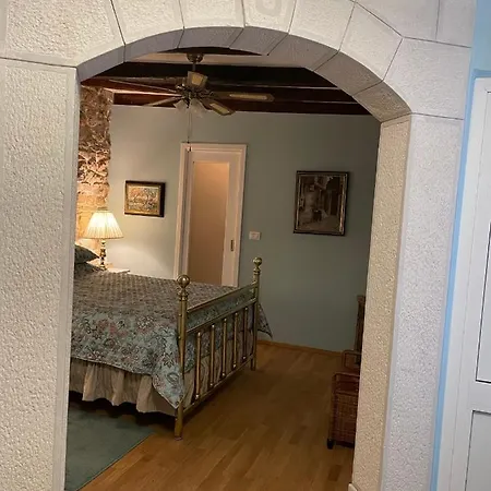 Apartment Sweet Dreams *